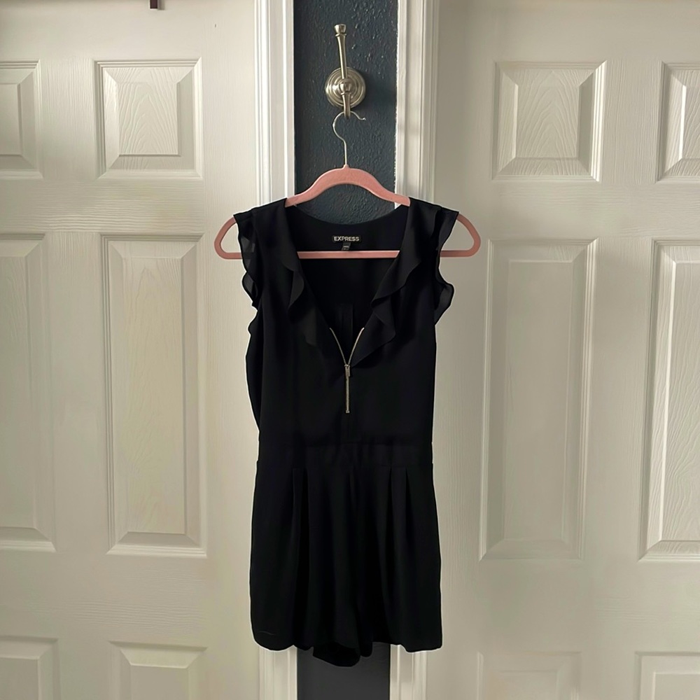 Express black romper. Very much loved. 🖤